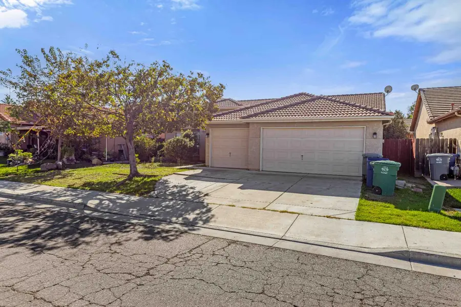621 Vine Street, Los Banos, CA 93635 - #2