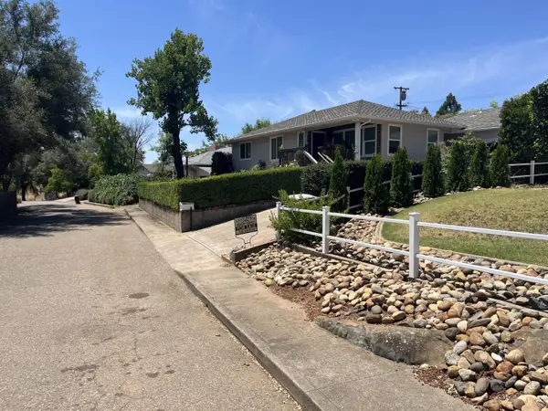 215 E Sierra View Drive, Jackson, CA 95642