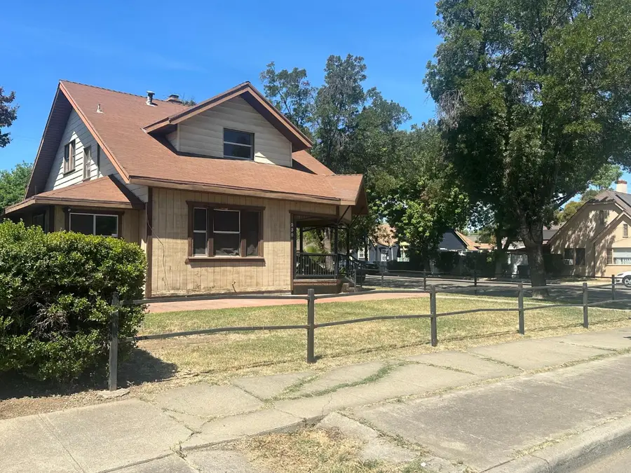 230 N 3rd Street, Patterson, CA 95363 - #3