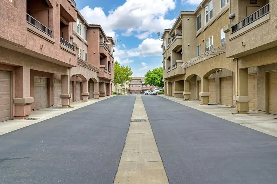 400 Moon Circle #427, Folsom, CA 95630 - #2