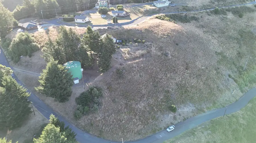 100 Beaver Court, Whitethorn, CA 95589 - #2