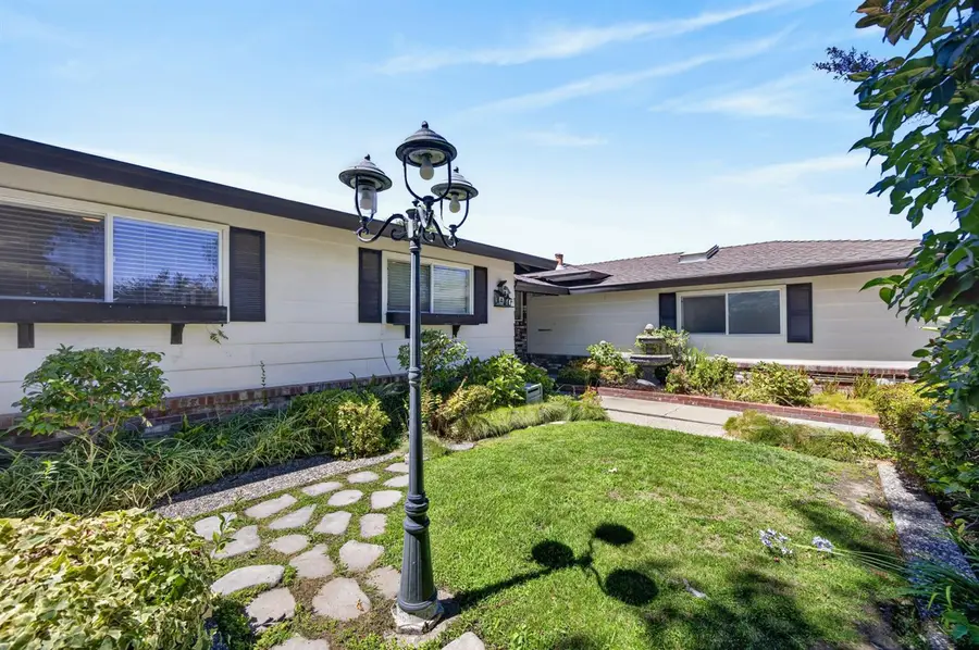 6792 Orleans Way, Sacramento, CA 95831 - #3