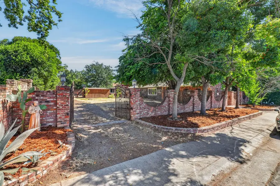 3419 25th Avenue, Sacramento, CA 95820 - #2