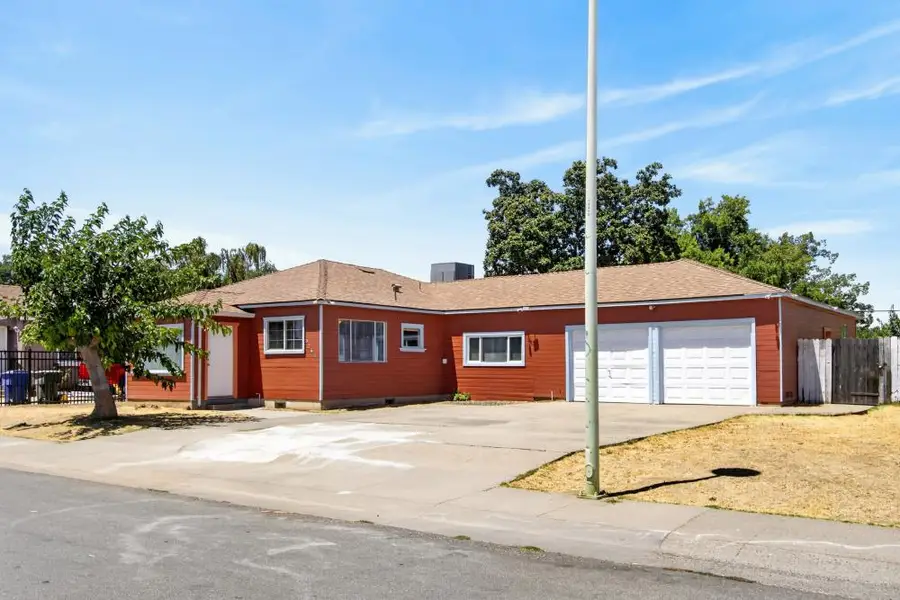 3261 36th Avenue, Sacramento, CA 95824 - #2