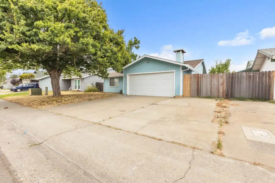 8617 Tiogawoods Drive, Sacramento, CA 95828 - #2