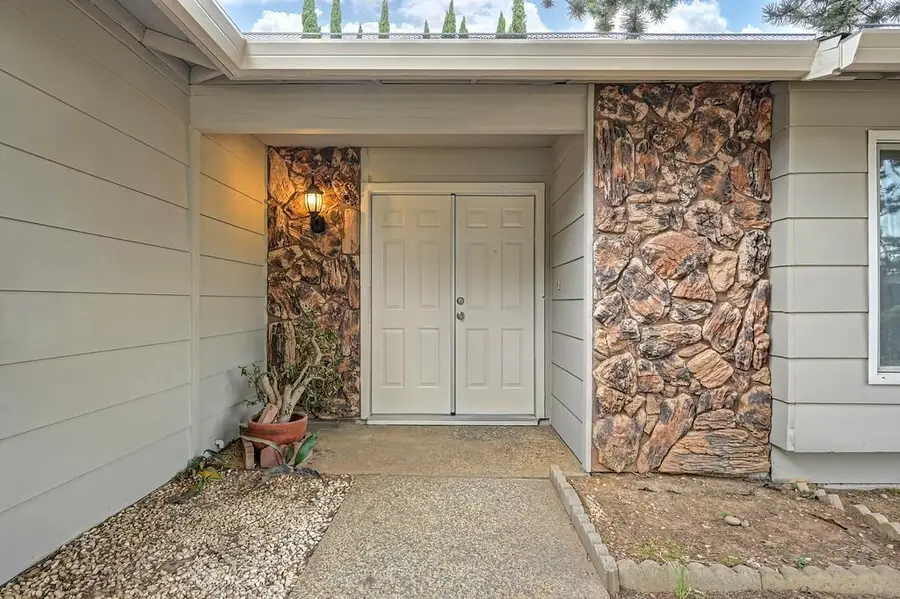 4040 Glen Innes Way, Sacramento, CA 95826 - #3