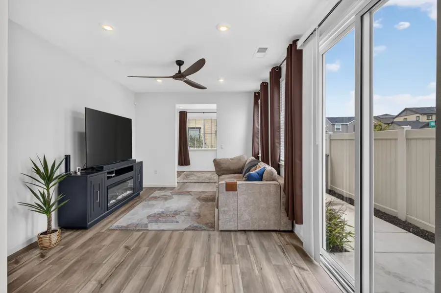 2048 Brave Hawk Loop, Roseville, CA 95747 - #2