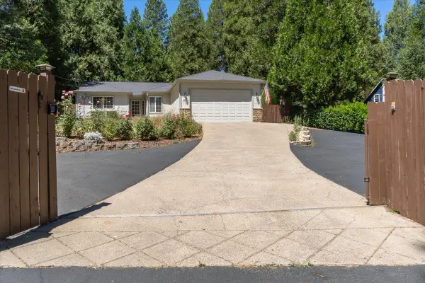 2914 Willow Street, Pollock Pines, CA 95726