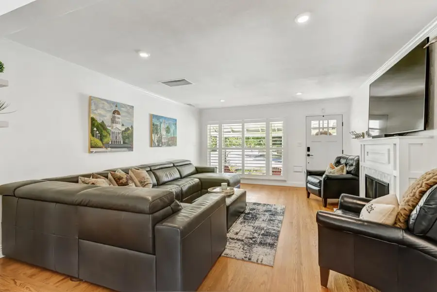 2305 22nd Avenue, Sacramento, CA 95822 - #3