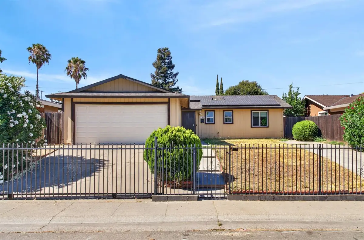 261 Graves Avenue, Sacramento, CA 95838 - #1