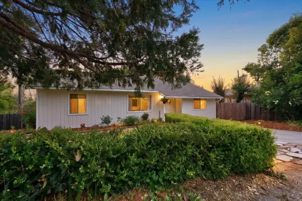 515 Hilltop Drive, Auburn, CA 95603