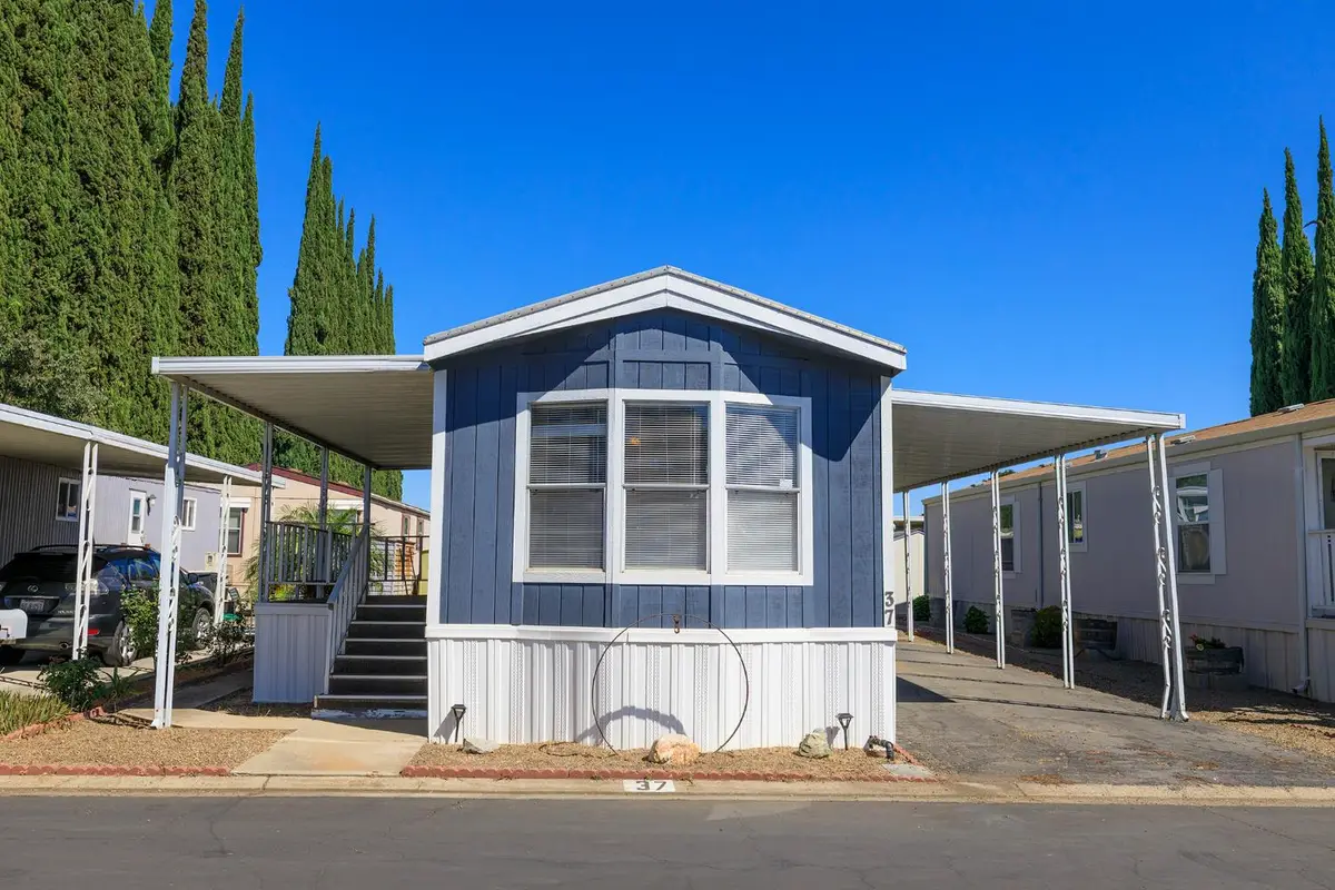 250 E Las Palmas Avenue #37, Patterson, CA 95363 - #1
