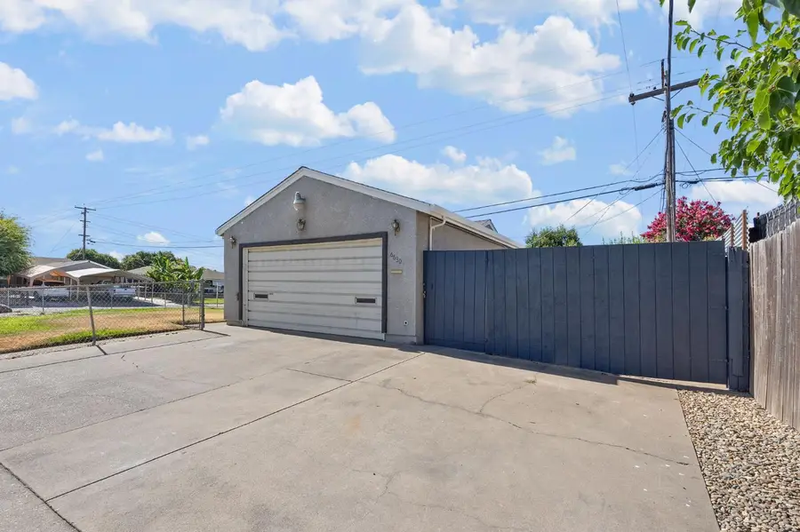 6630 38th Avenue, Sacramento, CA 95824 - #2