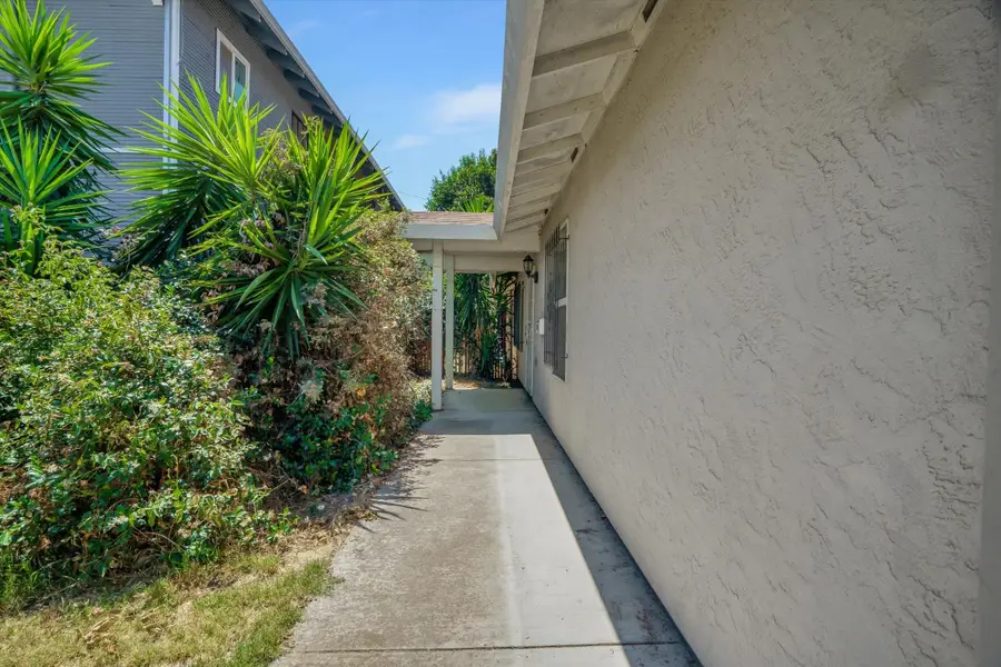 614 W Poplar Street, Stockton, CA 95203 - #3