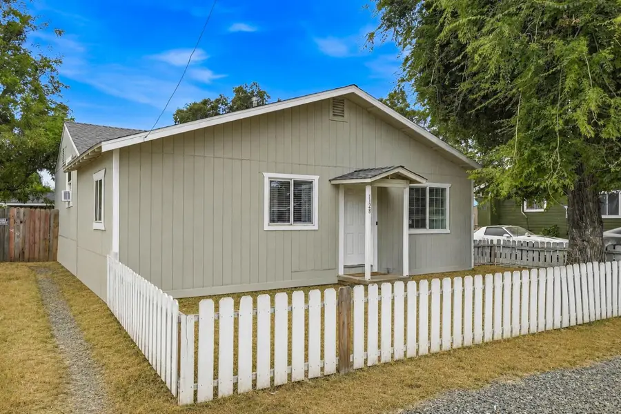 1128 Grand Avenue, Olivehurst, CA 95961 - #2