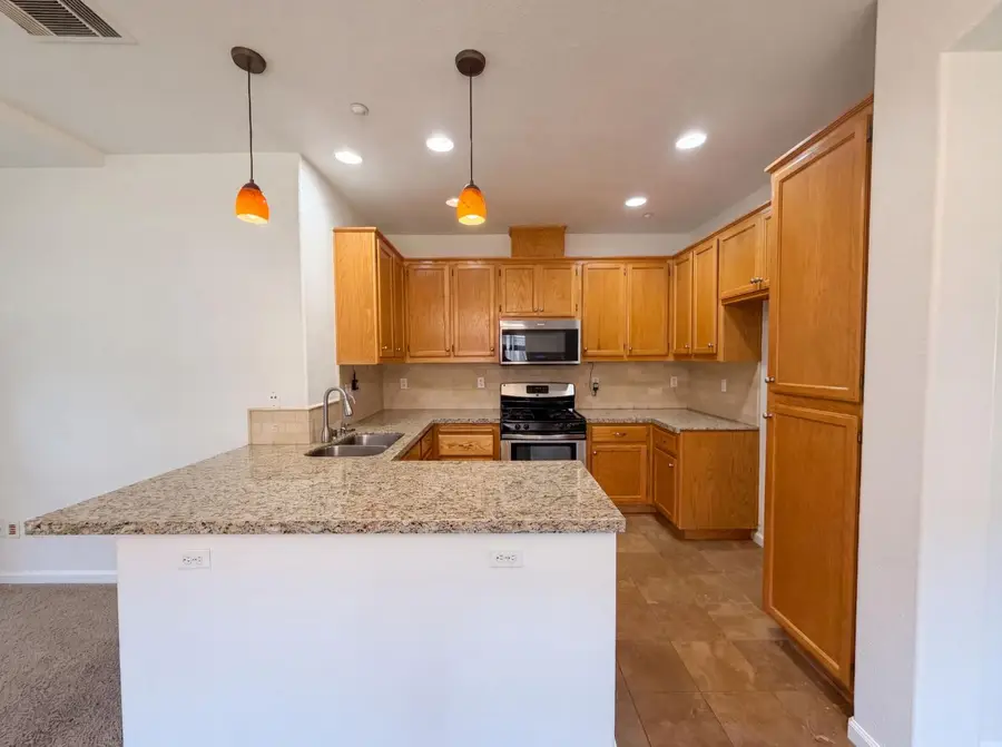 915 Wallace Drive, Woodland, CA 95776 - #2