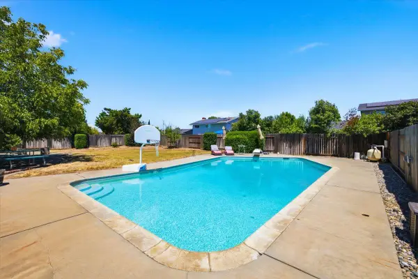 359 N. Township, Yuba City, CA 95993