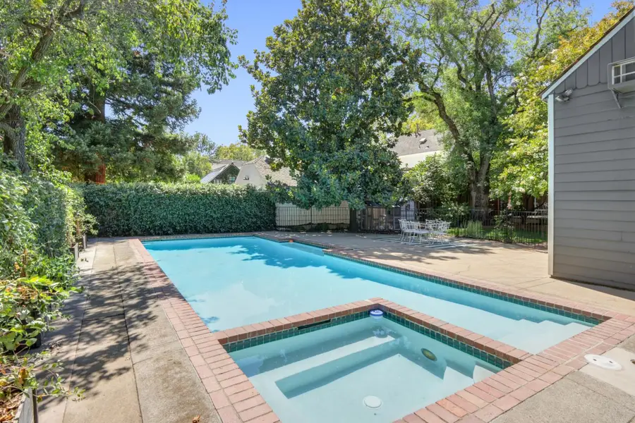 1557 39th Street, Sacramento, CA 95816 - #2