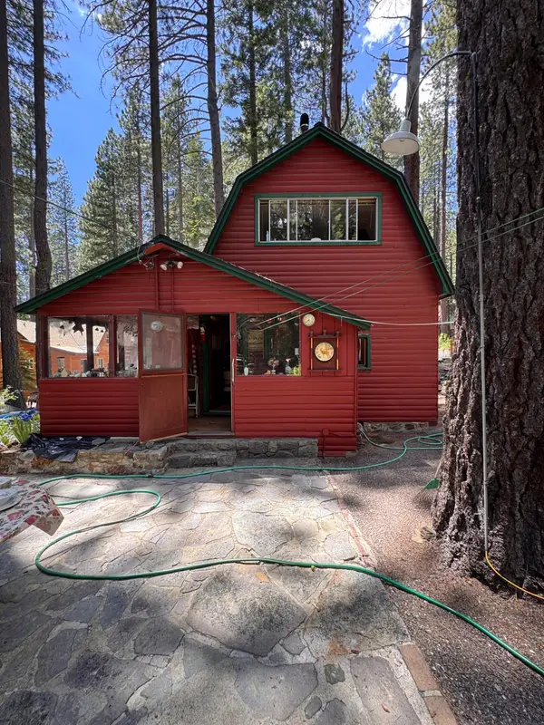 10061 Blue Jay Lane, Truckee, CA 96161