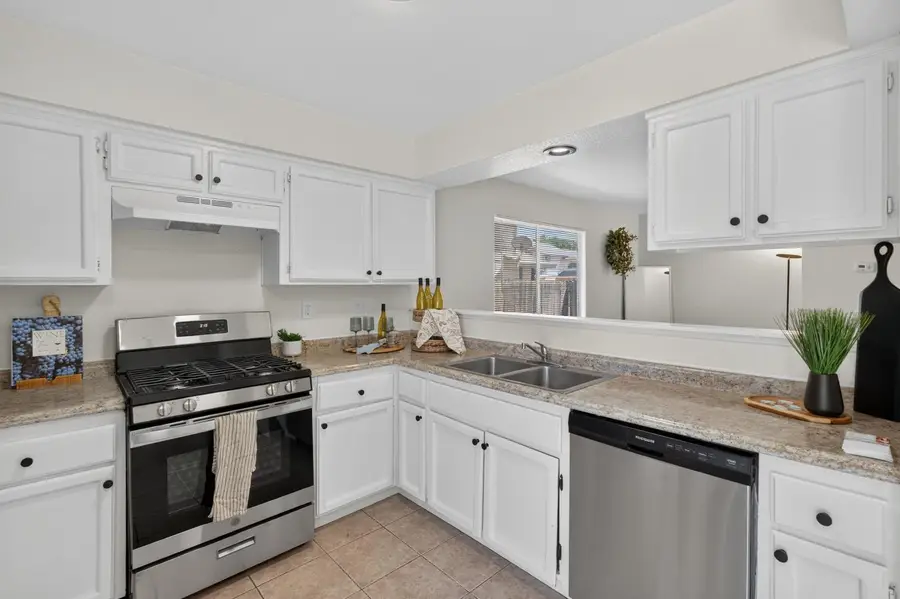 8181 La Almendra Way, Sacramento, CA 95823 - #3