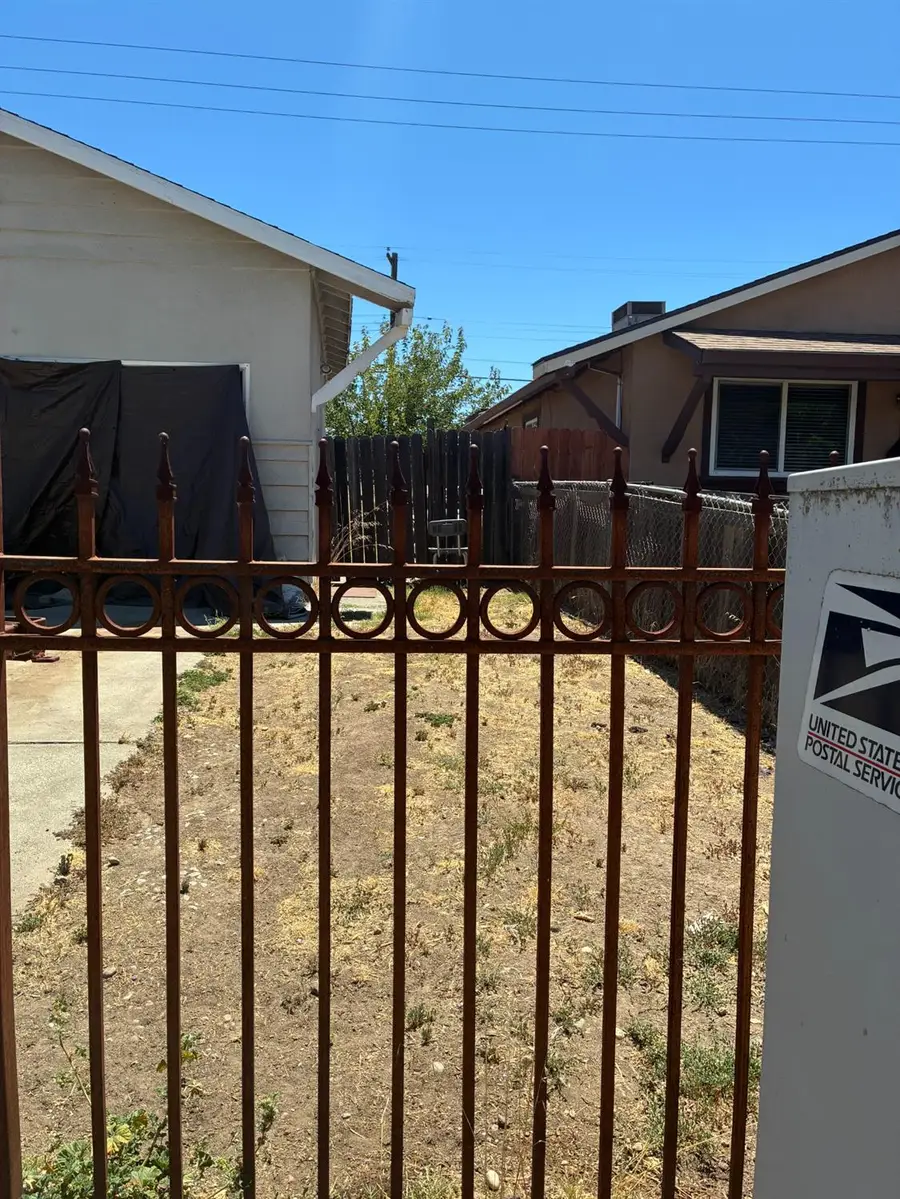 3900 Santa Fe Way, North Highlands, CA 95660 - #2