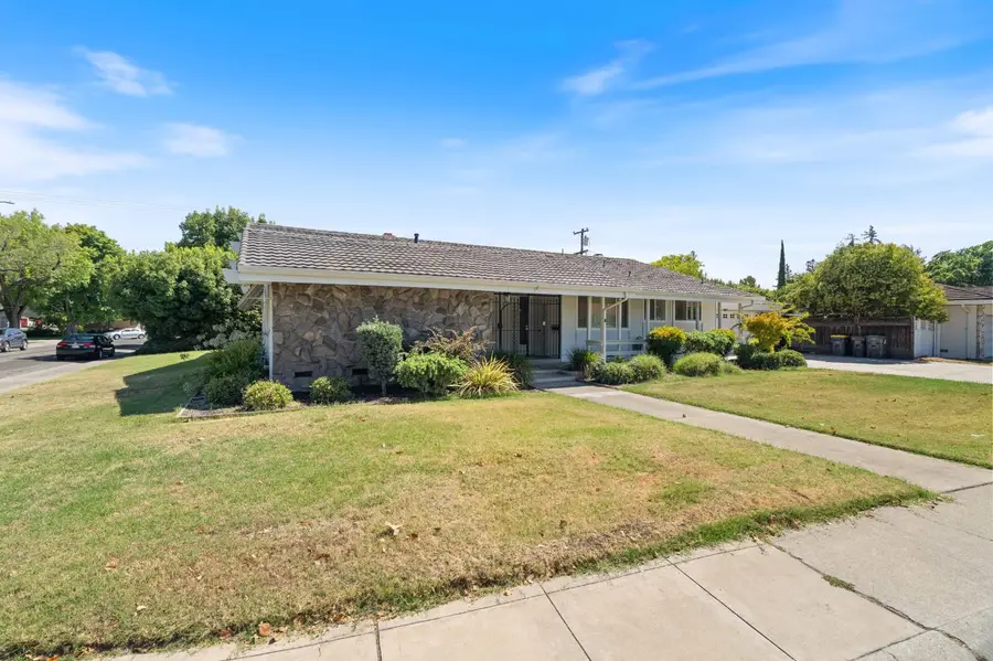 8 W Robinhood Drive, Stockton, CA 95207 - #3