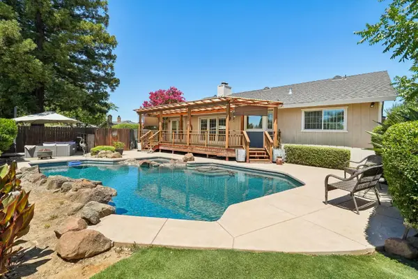 9762 Parktree Way, Elk Grove, CA 95624
