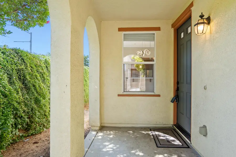 8492 Crystal Walk Circle, Elk Grove, CA 95758 - #3