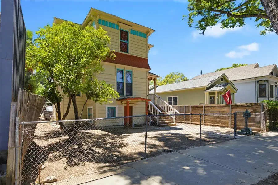 1420 D Street, Sacramento, CA 95814 - #2