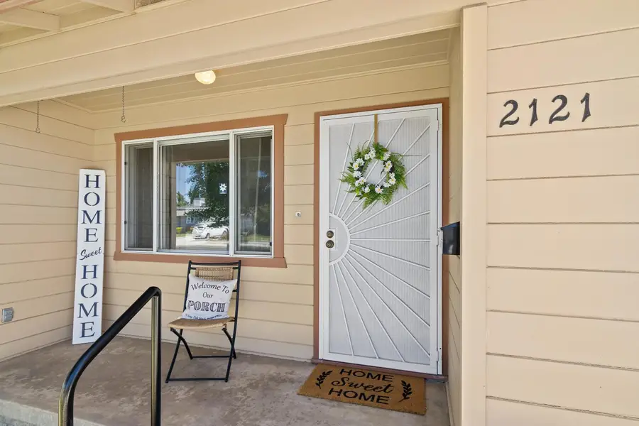 2121 Yosemite Avenue, Escalon, CA 95320 - #2