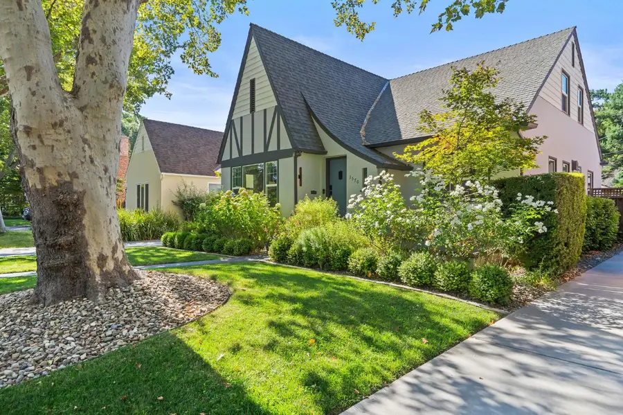 1570 11th Avenue, Sacramento, CA 95818 - #2