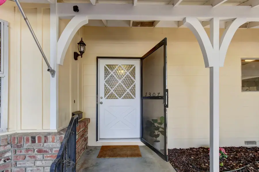 1307 W 8th Street, Davis, CA 95616 - #3