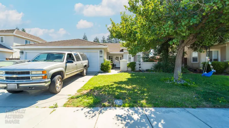 1582 Queensland Avenue, Manteca, CA 95337 - #2