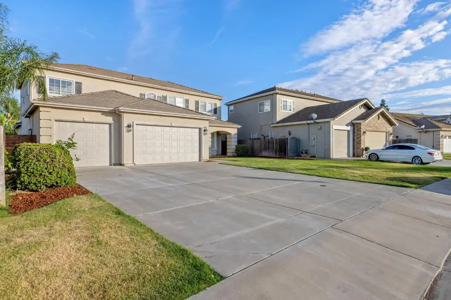 938 Ruby Way, Livingston, CA 95334 - #2
