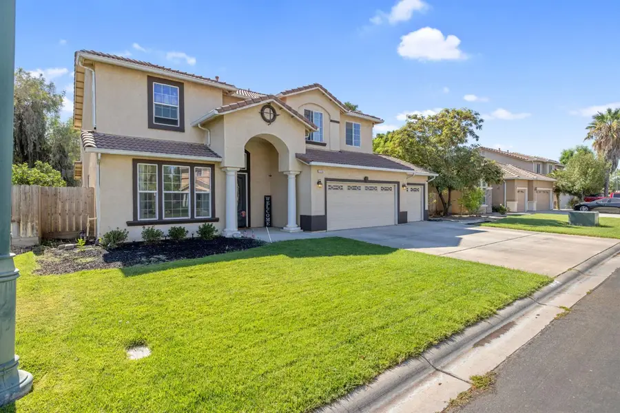 1114 Paradise Drive, Lemoore, CA 93245 - #3