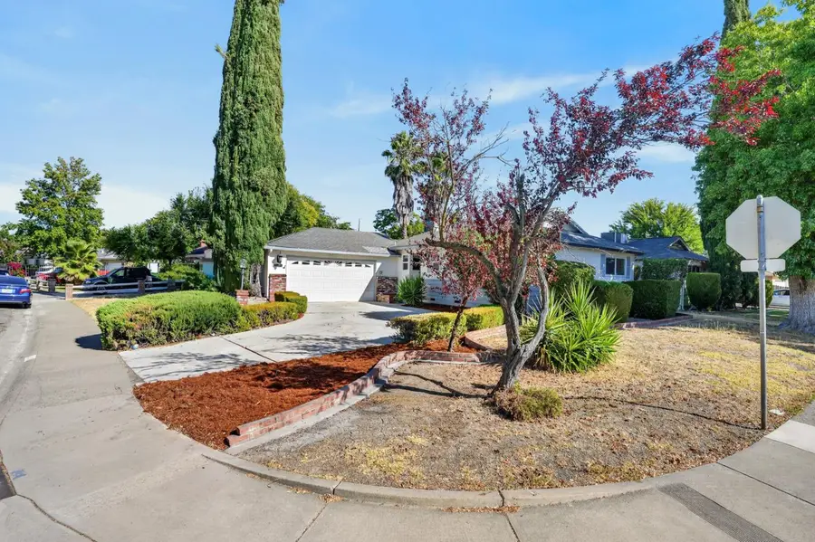 2121 50th Avenue, Sacramento, CA 95822 - #2