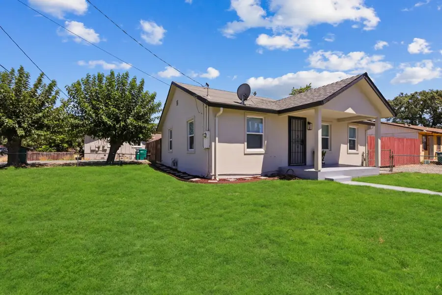 1368 N Newport Avenue, Stockton, CA 95205 - #3