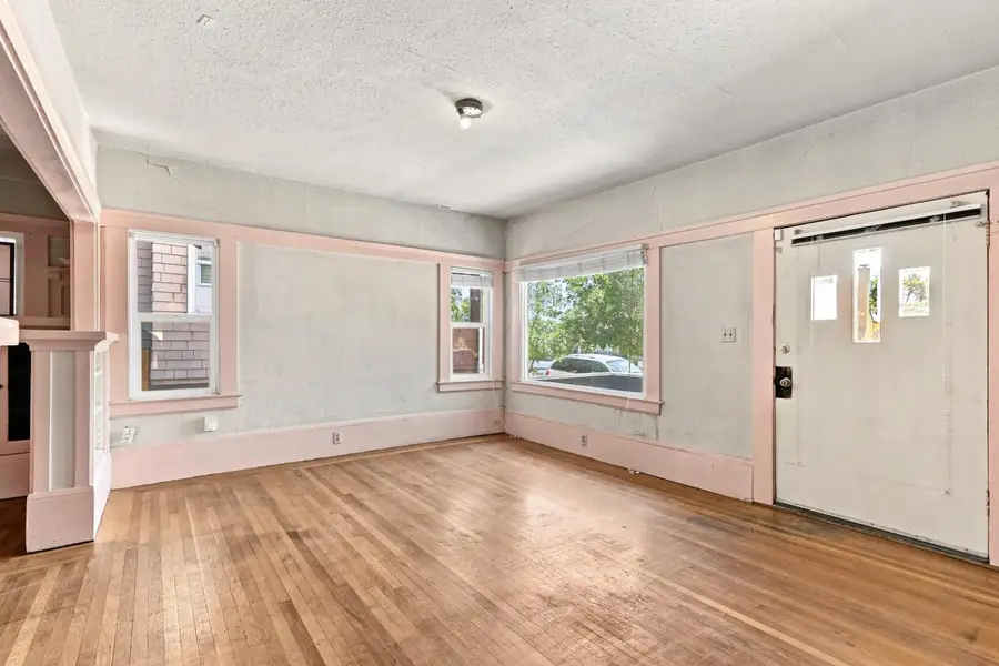 3161 T Street, Sacramento, CA 95816 - #2
