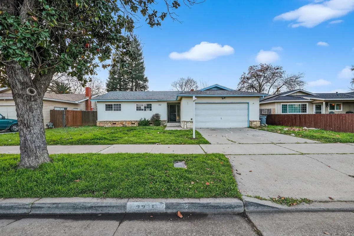 3205 N Parsons Avenue, Merced, CA 95340 - #1