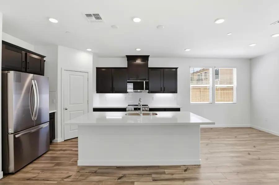 1043 Ginkgo Circle, Davis, CA 95618 - #2