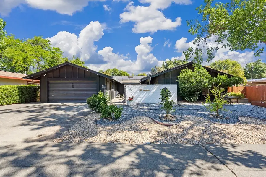 2107 Amador Avenue, Davis, CA 95616 - #2