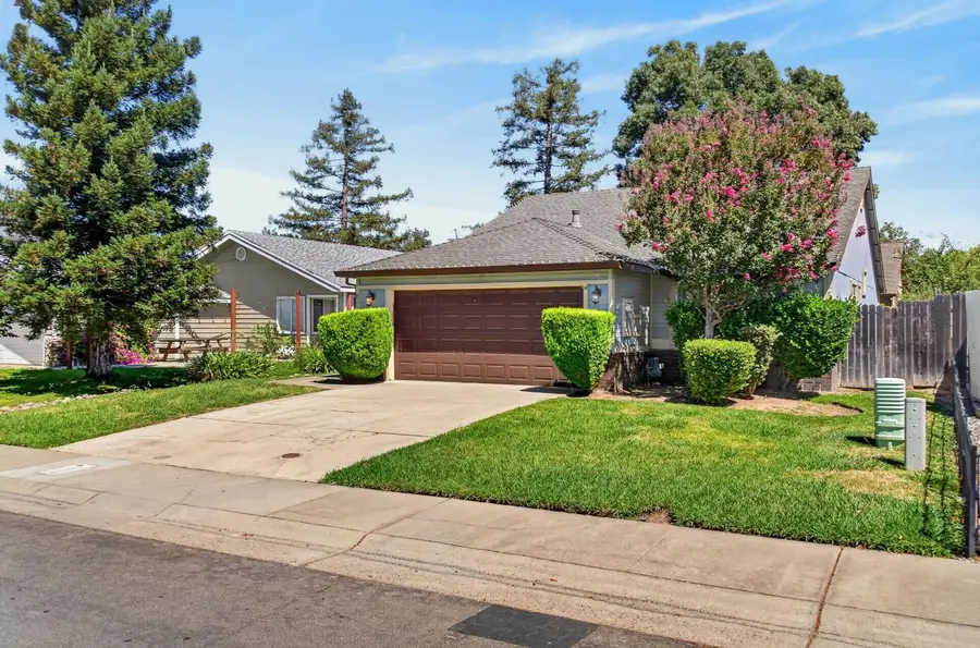 821 N Hill Way, Sacramento, CA 95838 - #3