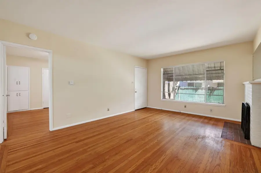 2717 V Street, Sacramento, CA 95818 - #2
