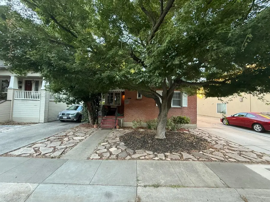 909 9th Avenue, Sacramento, CA 95818 - #3