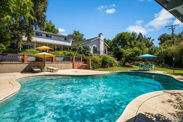4637 Hixon Circle, Carmichael, CA 95608