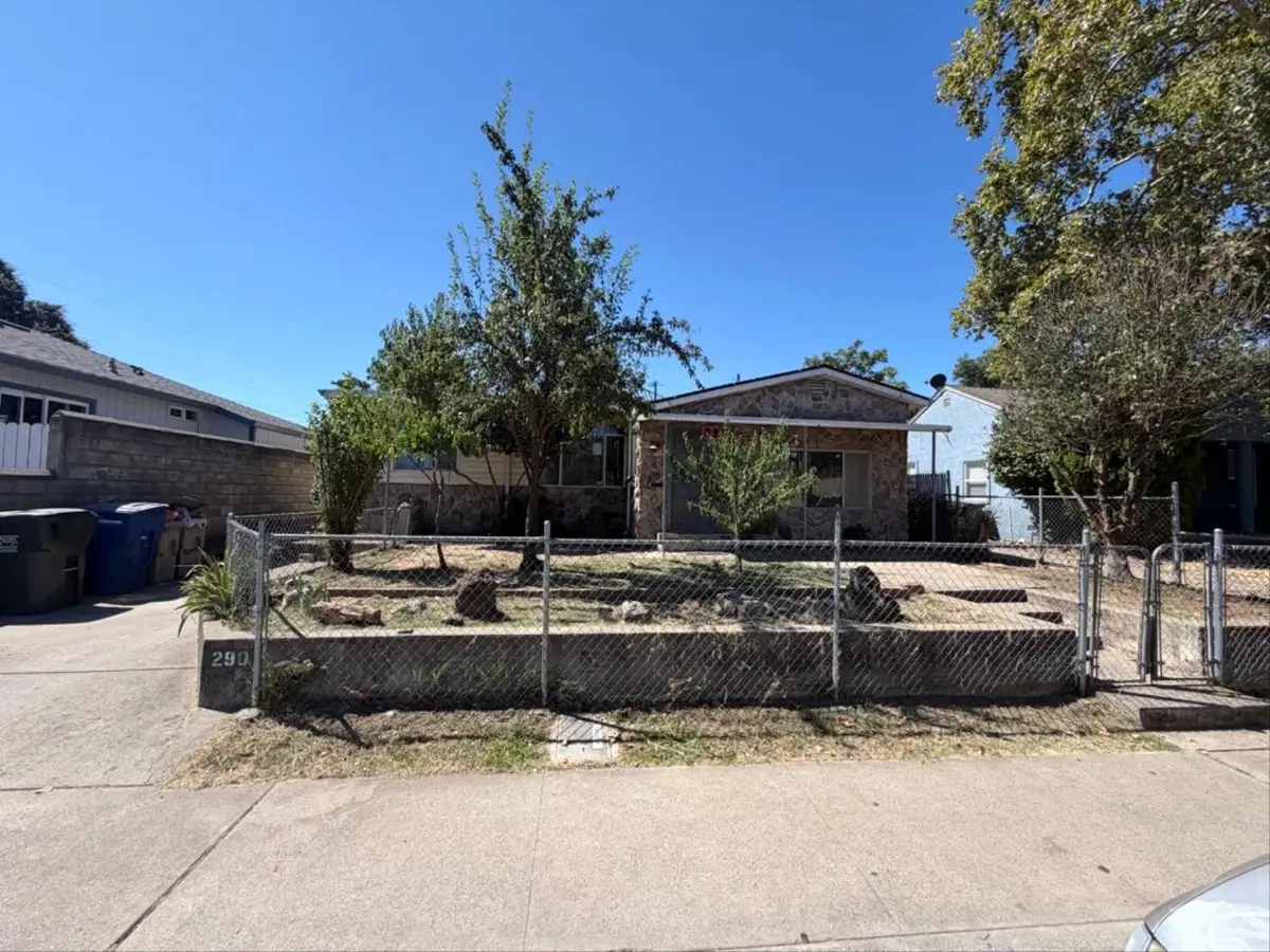 290 Santiago Avenue, Sacramento, CA 95815 - #1