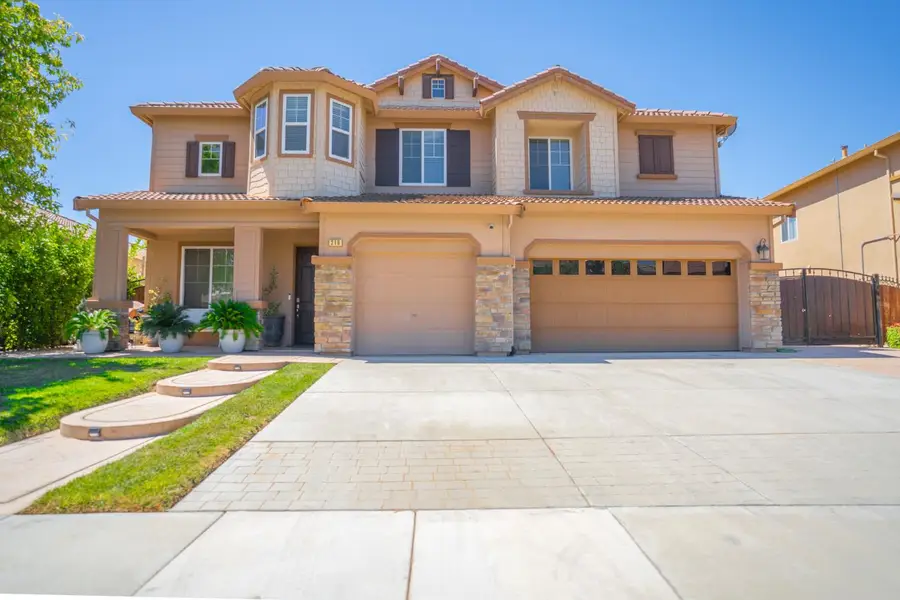 219 San Lorenzo Street, Los Banos, CA 93635 - #2