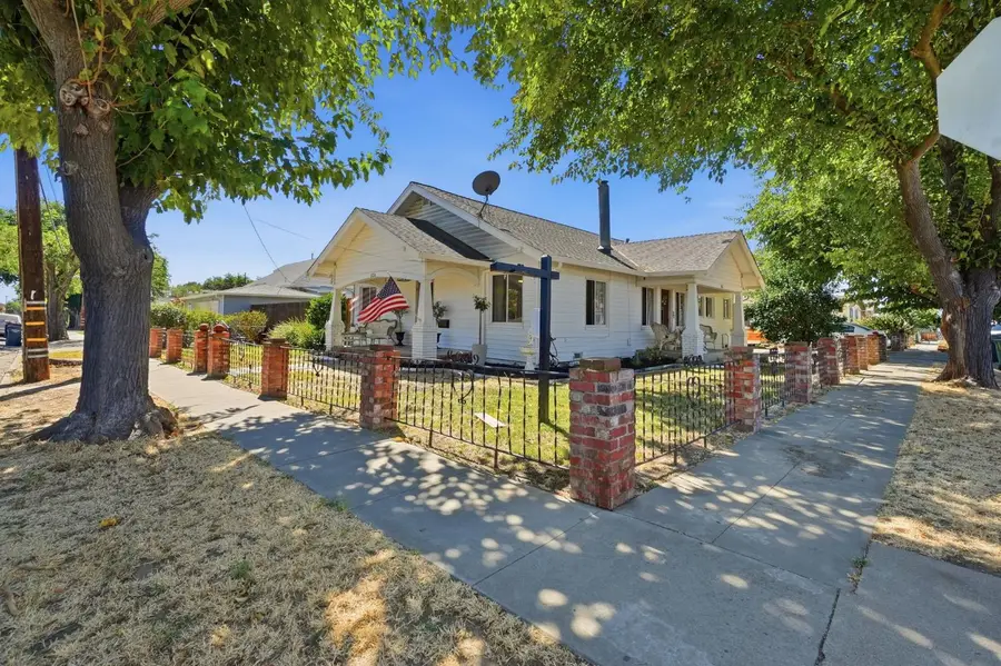 326 W 9th Street, Tracy, CA 95376 - #3