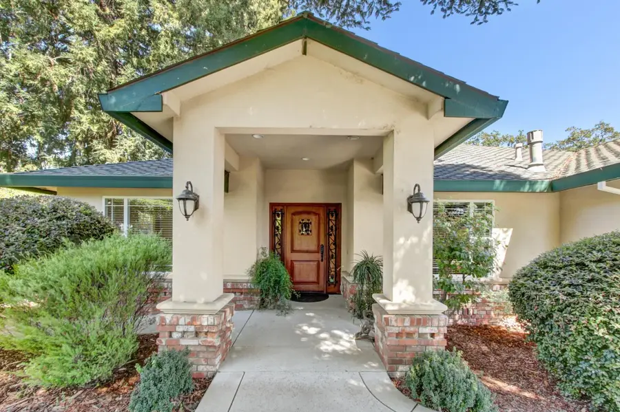 910 Carol Ann Court, Roseville, CA 95661 - #3