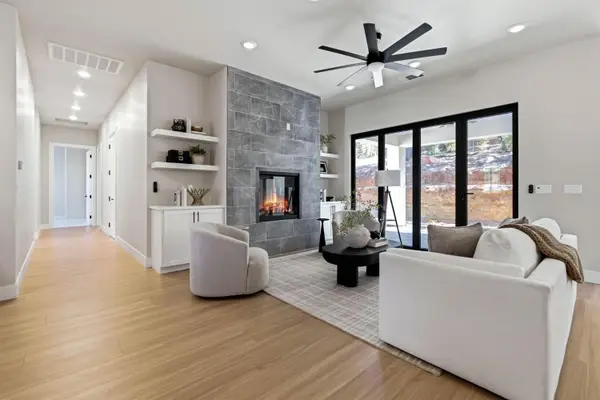 3284 Oxford Road, Cameron Park, CA 95682